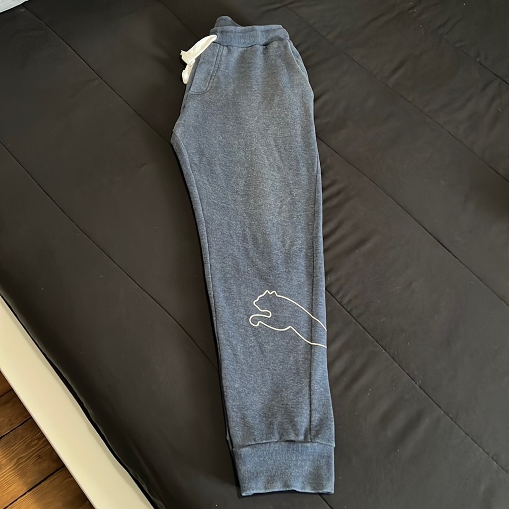 Puma sweatpants size medium